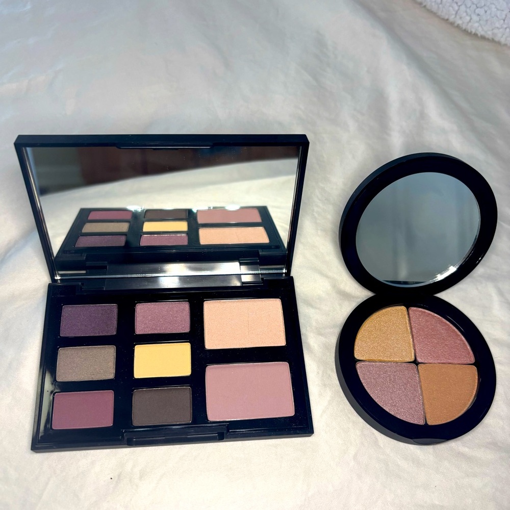 Eyeshadow Palette Set with Mirror - Assorted Colors